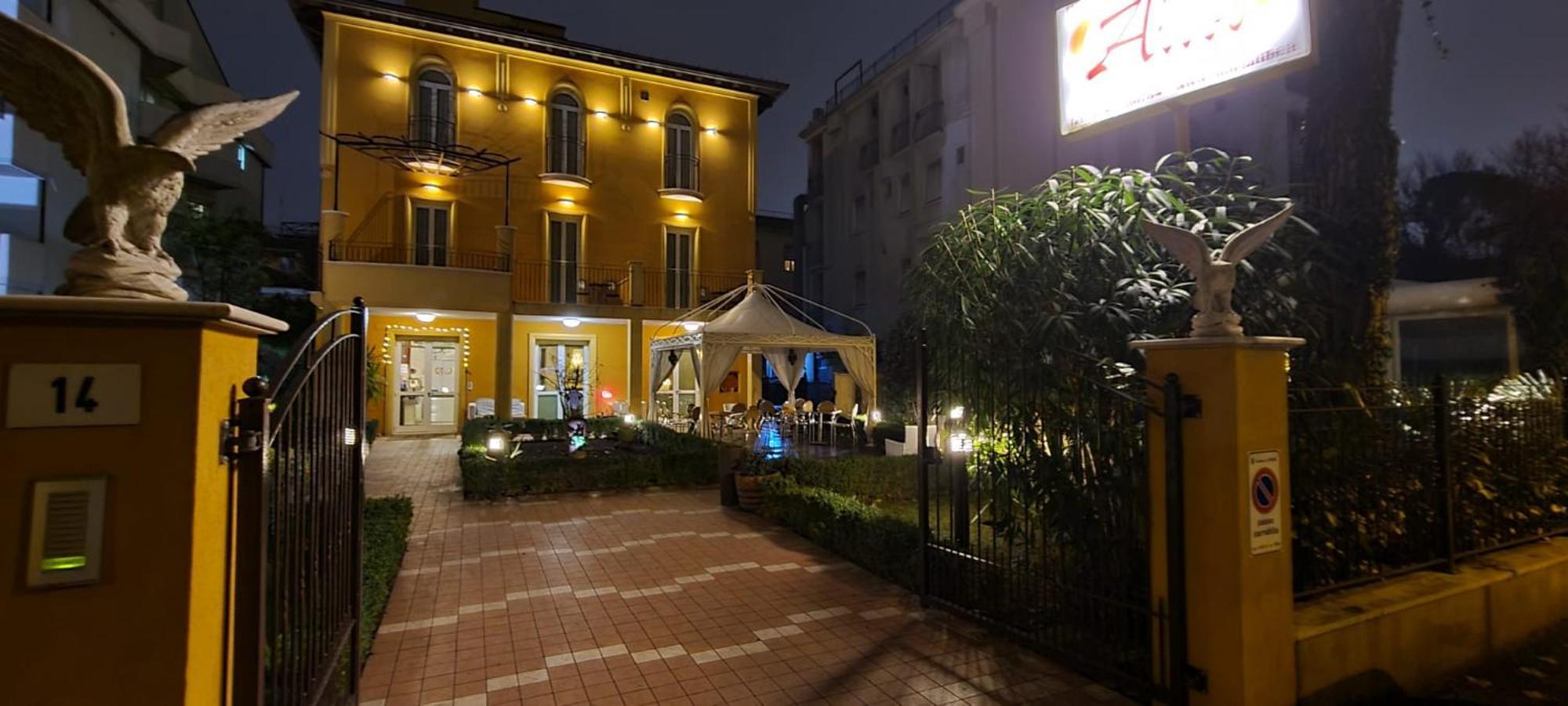 Hotel Alibi Rimini Exterior photo