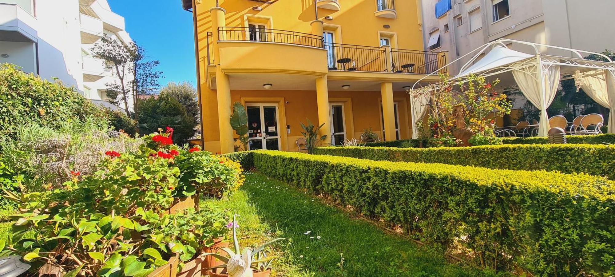 Hotel Alibi Rimini Exterior photo